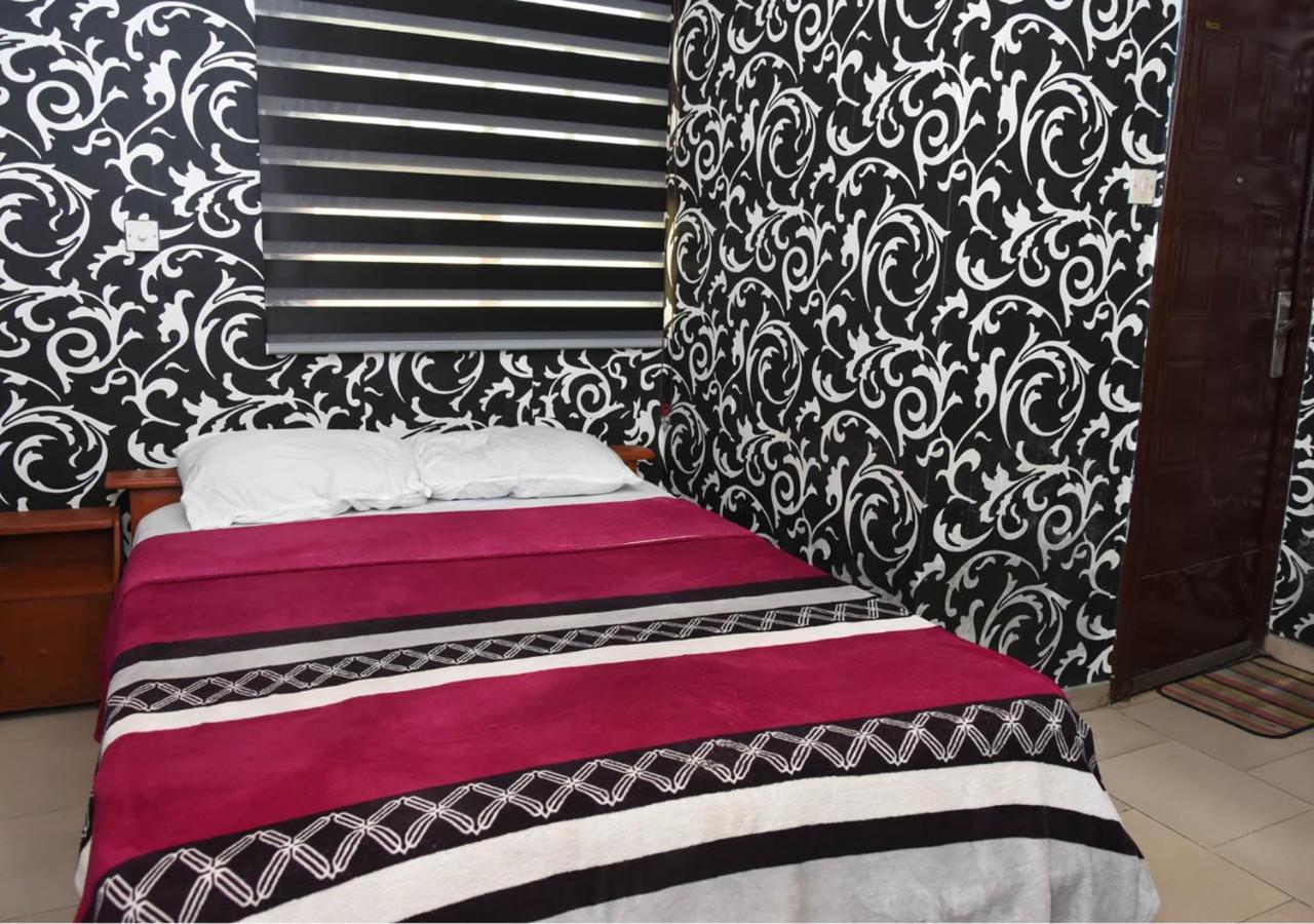 24-7 Electricity Agore Hotels And Suites Ltd Awoyaya ภายนอก รูปภาพ