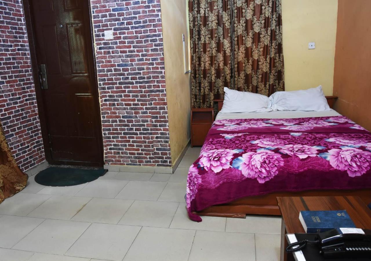 24-7 Electricity Agore Hotels And Suites Ltd Awoyaya ภายนอก รูปภาพ